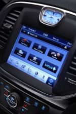 Chrysler 300C 2011 года